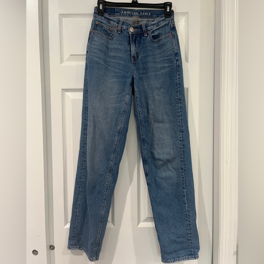 American Eagle Blue Jeans No Rips Size 0